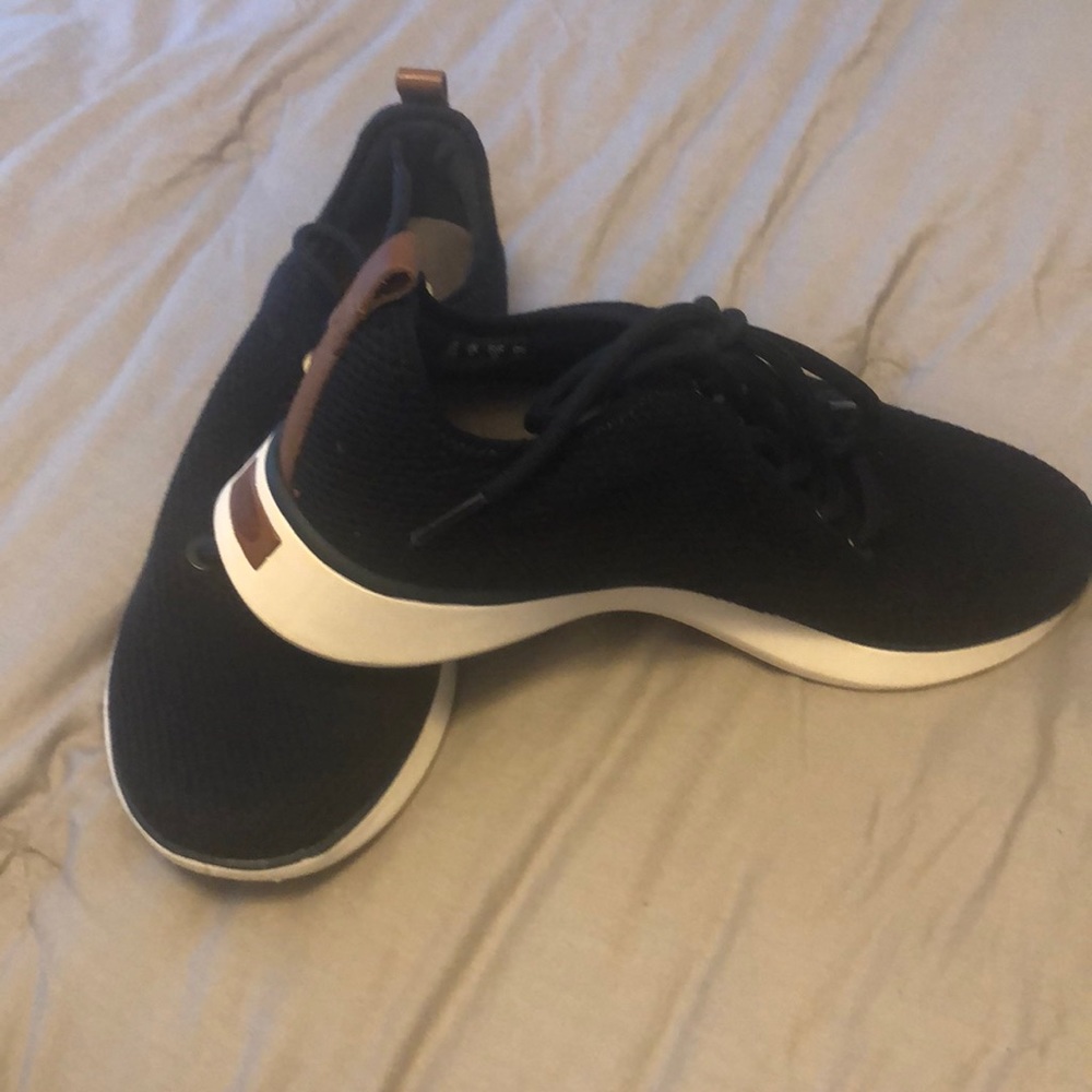 Dr. Scholl’s Be Free sneakers